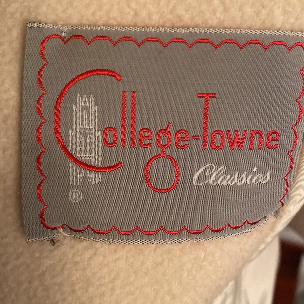 Vintage college TownePlace classics  coat.dry cleaned - Picture 13 of 17